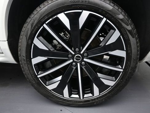 Used 2025 Volvo XC90 T8 Plus w/ Protection Package Premier image 9