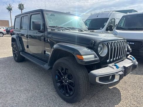 Used 2023 Jeep Wrangler Unlimited Sahara w/ Cold Weather Group AWD/4WD image 3