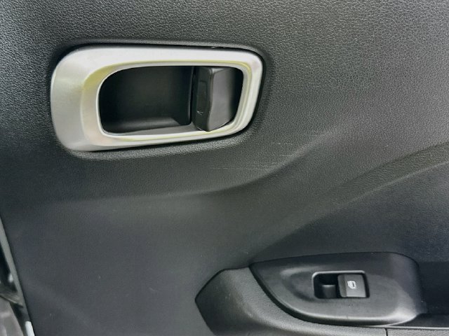Used 2020 Hyundai Venue SE FWD image 27