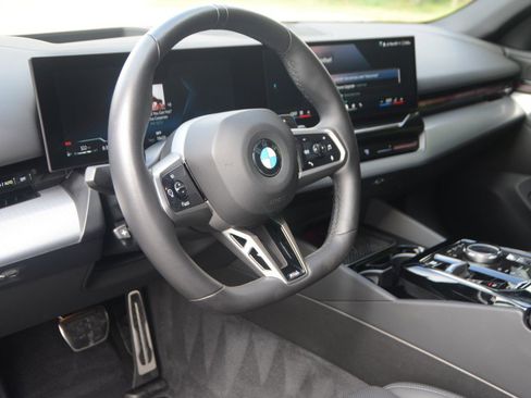 Used 2026 BMW 530i xDrive 530i xDrive M-Sport ($69,800) image 19