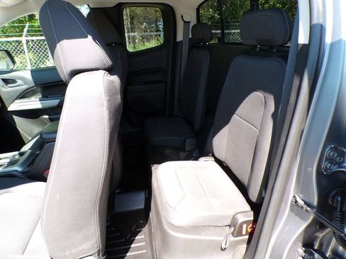 Used 2018 Chevrolet Colorado LT w/ LT Convenience Package RWD image 18
