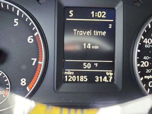 Used 2012 Volkswagen Jetta GLI image 32