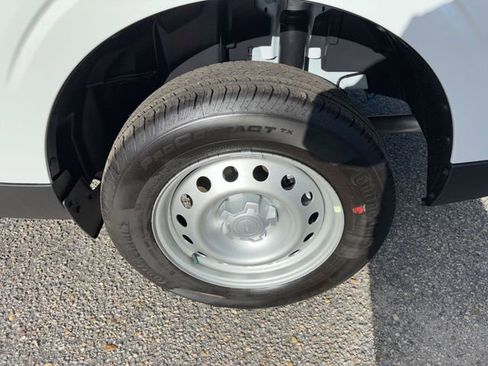 New 2025 Ford Maverick XL w/ Equipment Group 102A image 10