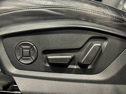 Used 2019 Audi Q8 Premium w/ Convenience Package AWD/4WD image 13