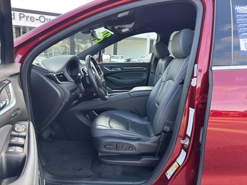 Used 2024 Buick Enclave Premium image 16