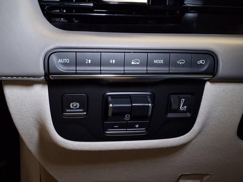 Certified 2023 Cadillac Escalade Sport Platinum w/ LPO, ONYX Package AWD/4WD image 13