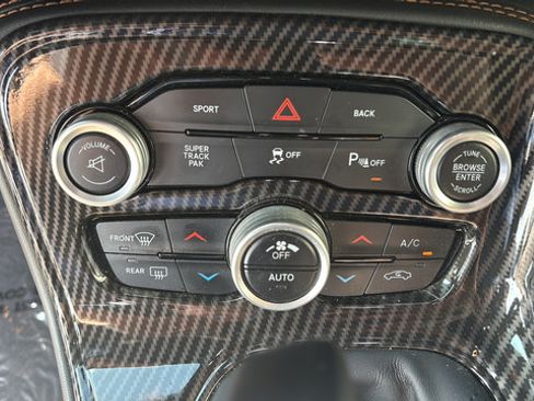 Used 2015 Dodge Challenger R/T Plus RWD image 17
