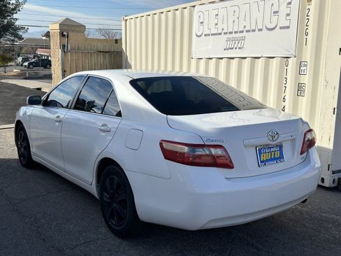 Used 2009 Toyota Camry LE image 2