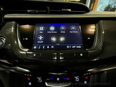 Used 2024 Cadillac XT6 Sport image 34