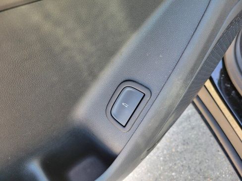 Used 2025 Chevrolet Traverse LT image 15