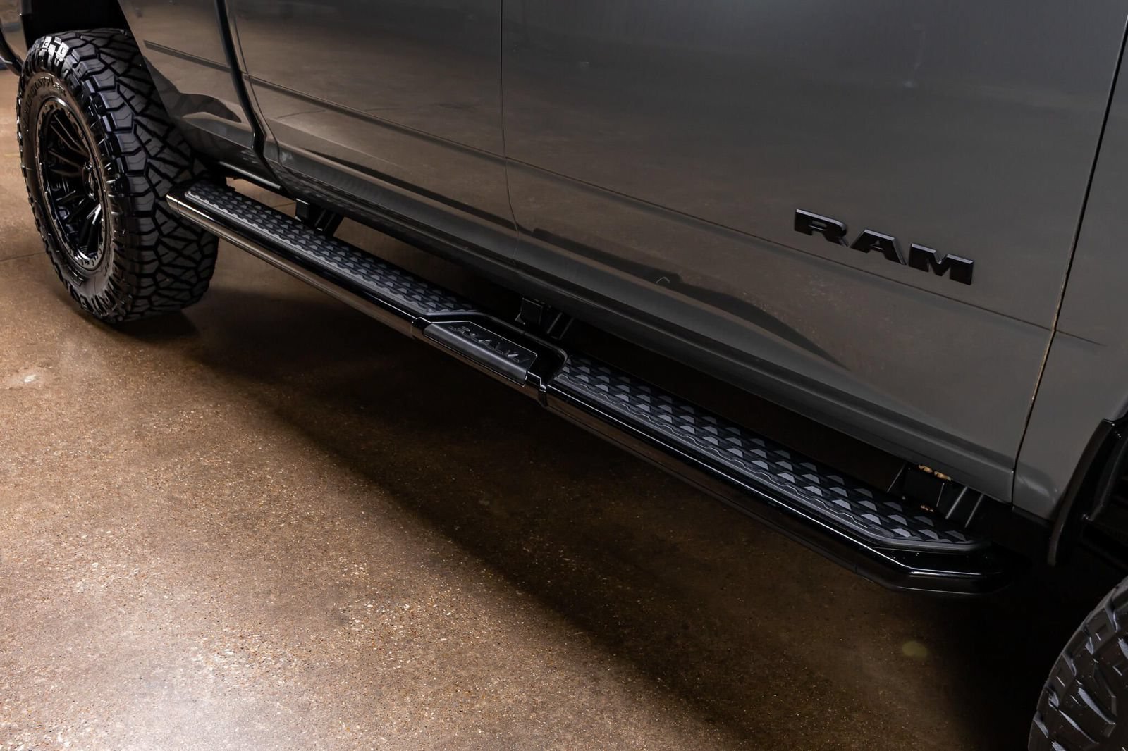 Used 2026 RAM 2500 Laramie AWD/4WD image 13