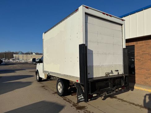 Used 2014 Chevrolet Express 3500 3500 2dr 139 in. WB Cutaway w image 3