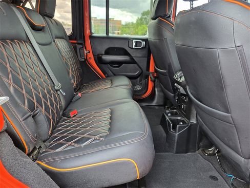 Used 2019 Jeep Wrangler Unlimited Sahara w/ Uconnect 4C Nav & Sound Group image 29