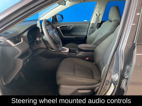 Used 2025 Toyota RAV4 LE AWD/4WD image 9