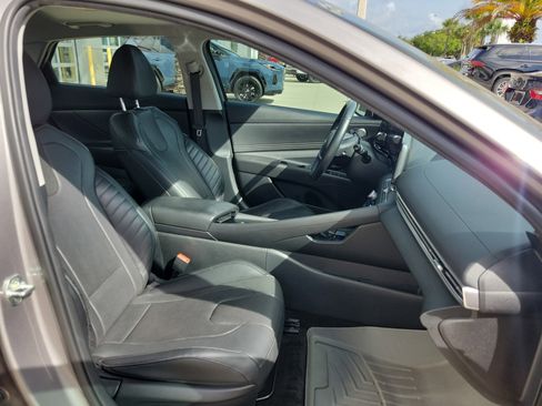 Used 2022 Hyundai Elantra Limited FWD image 33