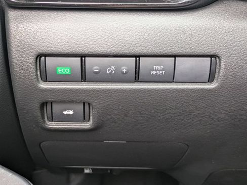 Used 2020 Nissan Sentra SV FWD image 24