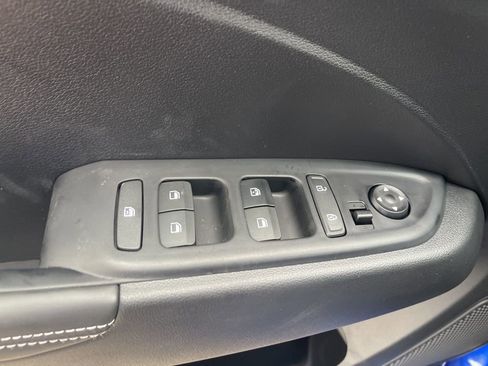 New 2025 Hyundai Venue Limited image 27