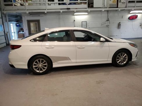 Used 2018 Hyundai Sonata SE w/ Cargo Package FWD image 8