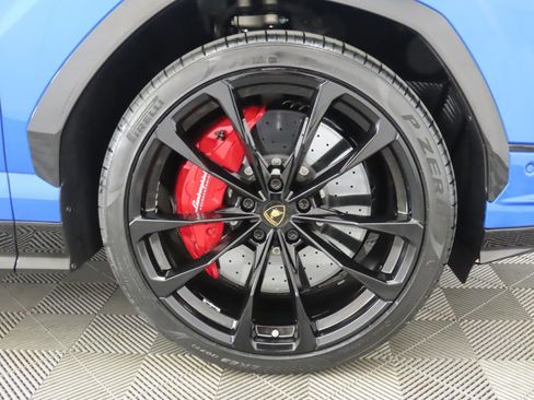 Used 2023 Lamborghini Urus S image 32