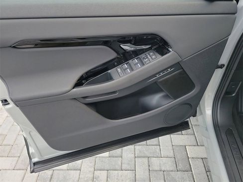 New 2026 Land Rover Range Rover Evoque S image 23