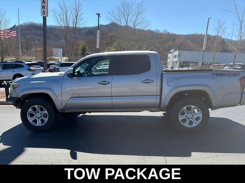 Used 2016 Toyota Tacoma TRD Sport w/ Towing Package image 10