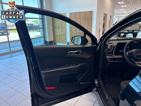 Used 2023 Kia Sportage LX AWD/4WD image 6