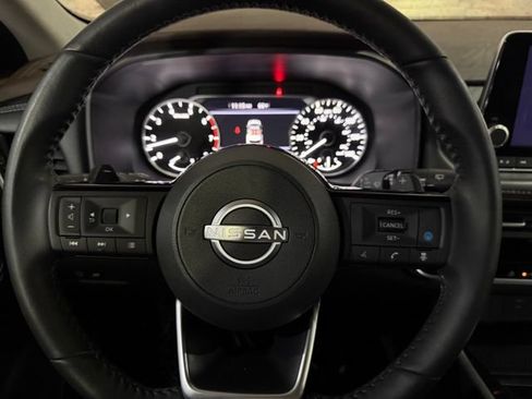 Used 2023 Nissan Rogue SV w/ SV Premium B Package FWD image 17