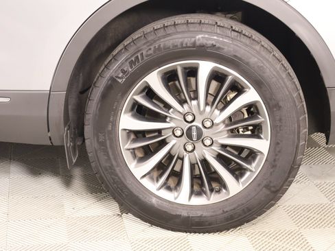 Used 2023 Lincoln Nautilus AWD w/ Premium Package image 19