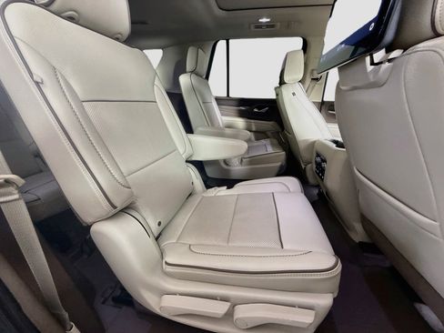 Used 2021 GMC Yukon Denali w/ Denali Premium Package AWD/4WD image 27