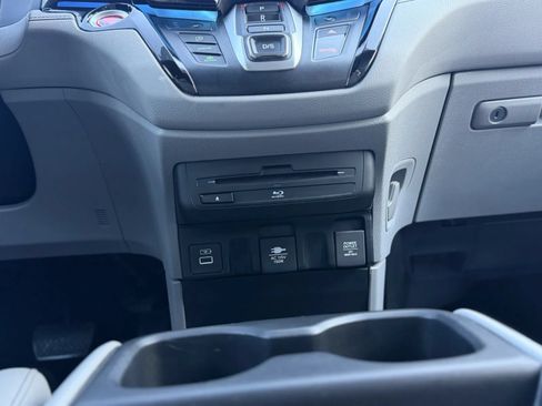 Used 2024 Honda Odyssey Touring image 41