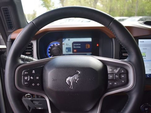 Used 2024 Ford Bronco Outer Banks AWD/4WD image 31