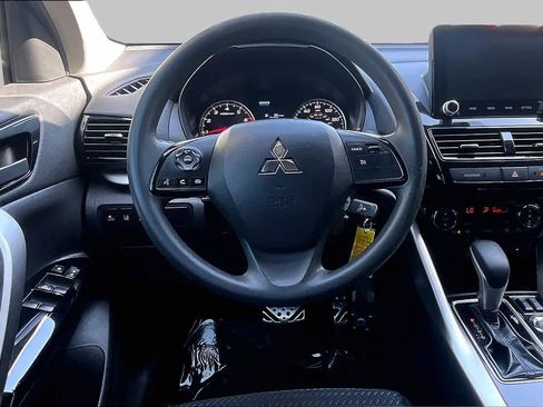 Used 2023 Mitsubishi Eclipse Cross LE AWD/4WD image 6