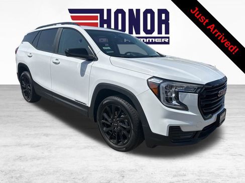 Used 2023 GMC Terrain SLE w/ Elevation Edition FWD image 1