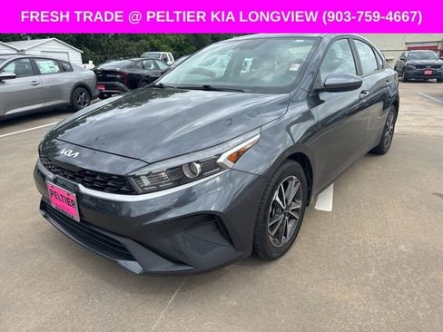 Used 2022 Kia Forte LXS FWD image 3
