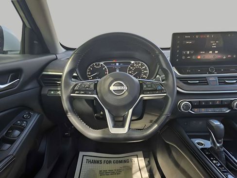 Used 2024 Nissan Altima 2.5 SV w/ SV Premium Package image 16