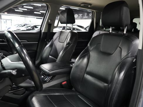 Used 2021 Kia Telluride LX FWD image 11