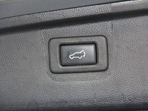 Used 2016 Subaru Outback 2.5i Limited image 31