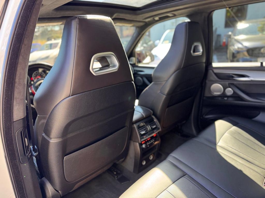 Used 2017 BMW X5 M AWD/4WD image 21
