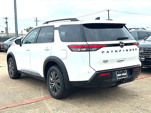 New 2026 Nissan Pathfinder SV FWD image 6