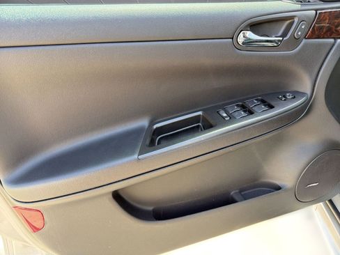 Used 2014 Chevrolet Impala LTZ FWD image 12