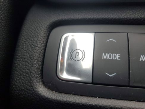 Used 2024 GMC Acadia Elevation image 31