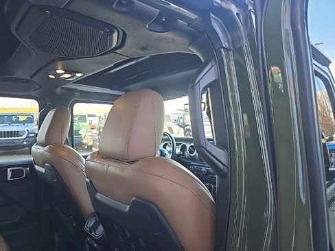 Used 2023 Jeep Wrangler Unlimited Rubicon w/ Safety Group image 94
