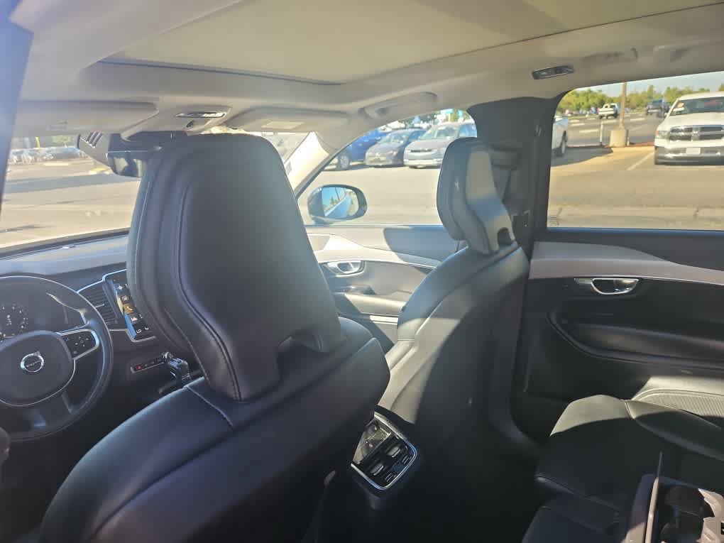 Used 2022 Volvo XC90 T5 Momentum AWD/4WD image 12