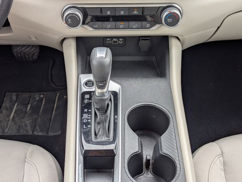 Used 2025 Nissan Altima 2.5 SV image 19