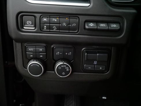 Used 2021 Chevrolet Tahoe High Country w/ Premium Package AWD/4WD image 27