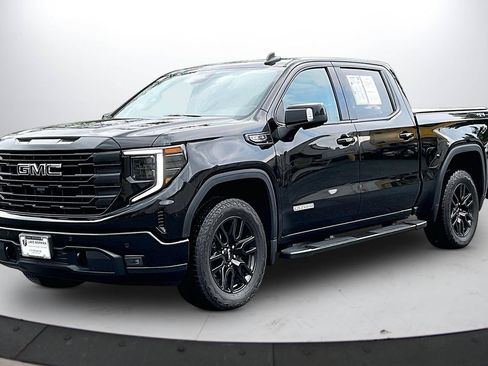 Used 2024 GMC Sierra 1500 Elevation w/ Elevation Premium Package AWD/4WD image 4