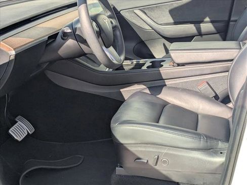 Used 2022 Tesla Model Y Performance image 14