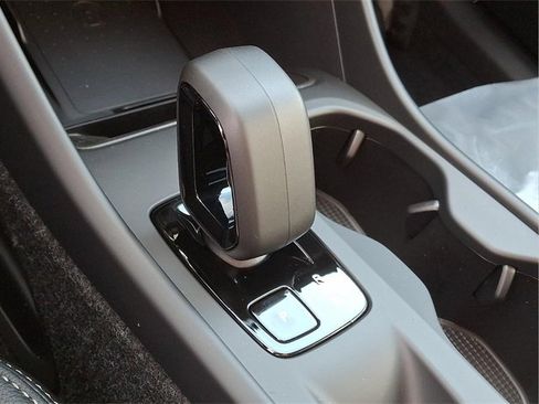 New 2026 Volvo XC40 B5 Core w/ Climate Package image 6