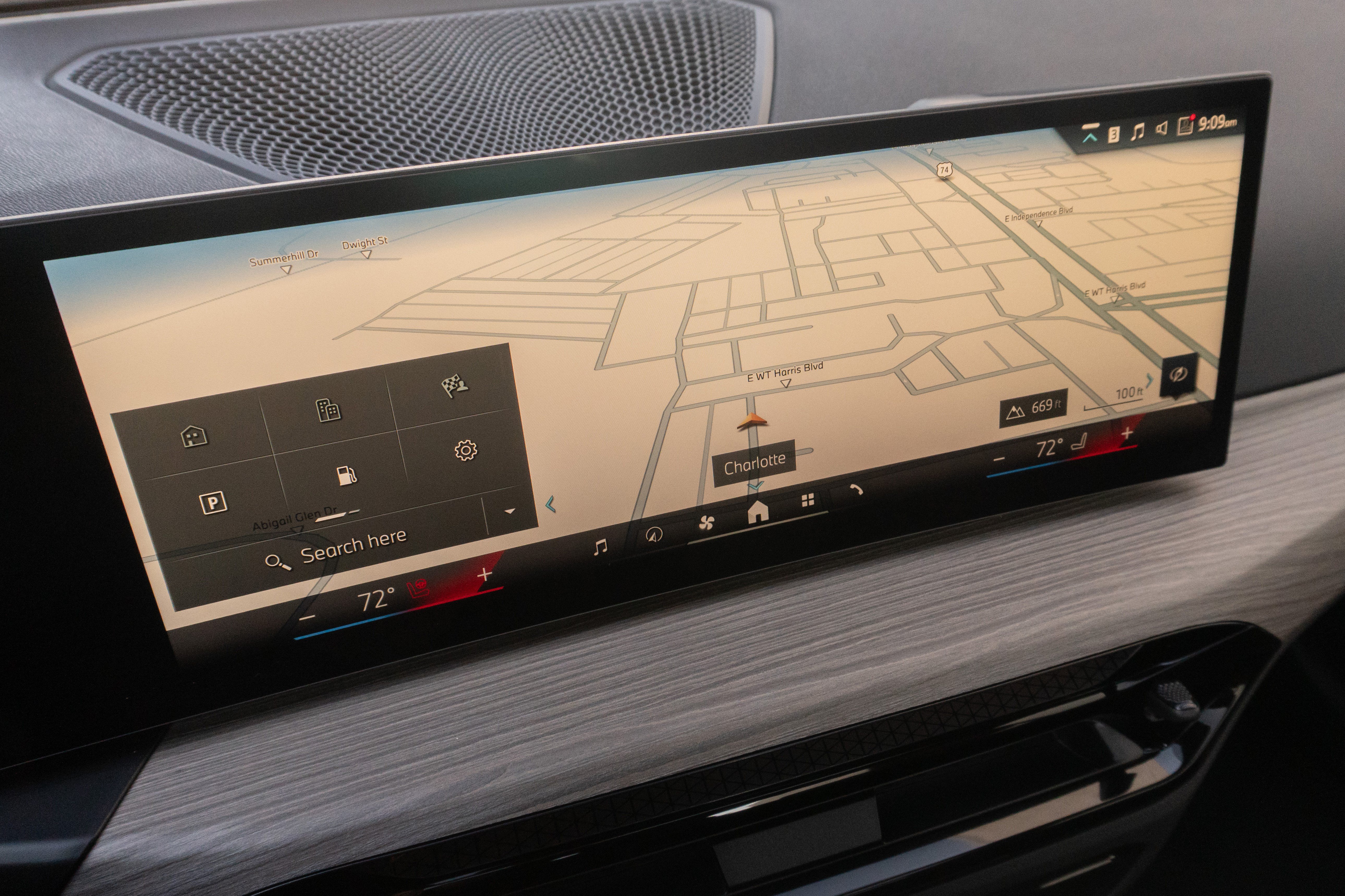 Certified 2025 BMW 330i Sedan RWD image 25