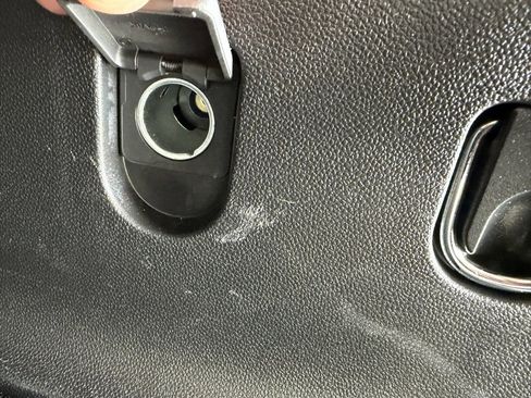 Used 2025 Chevrolet Traverse LT image 35